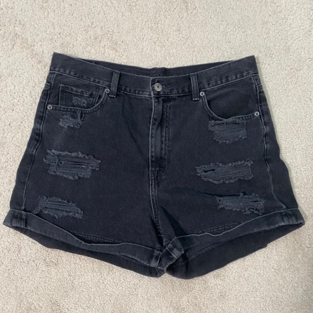American Eagle mom shorts